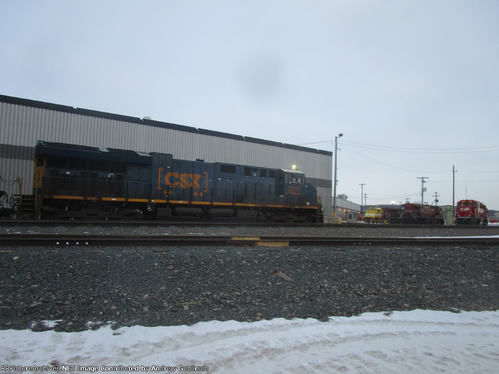 CSX 3317, EMDX 7225, CP 9663 + 2251 